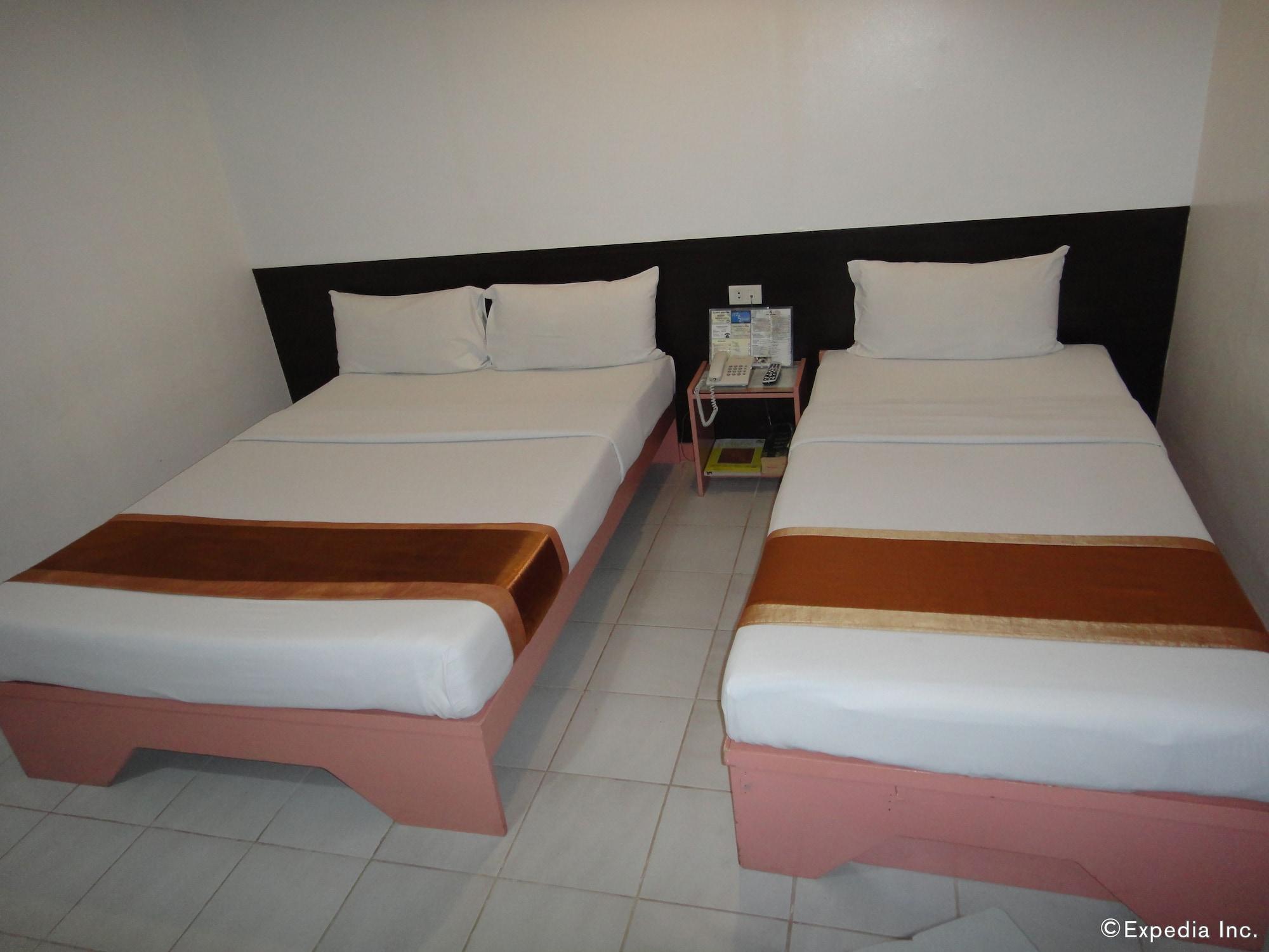 Hotel Pier Cuatro Cebu Stadt Exterior foto