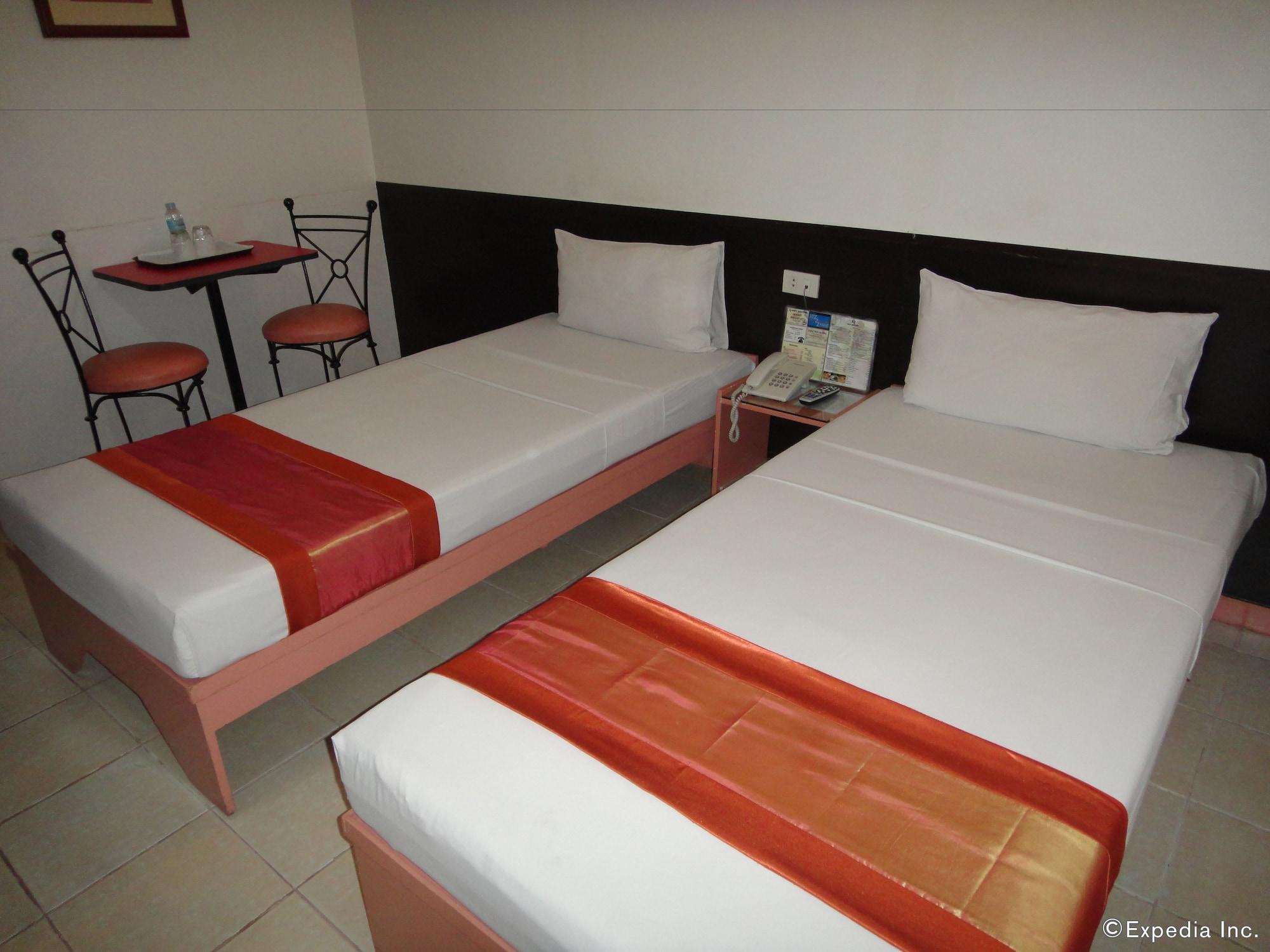 Hotel Pier Cuatro Cebu Stadt Exterior foto