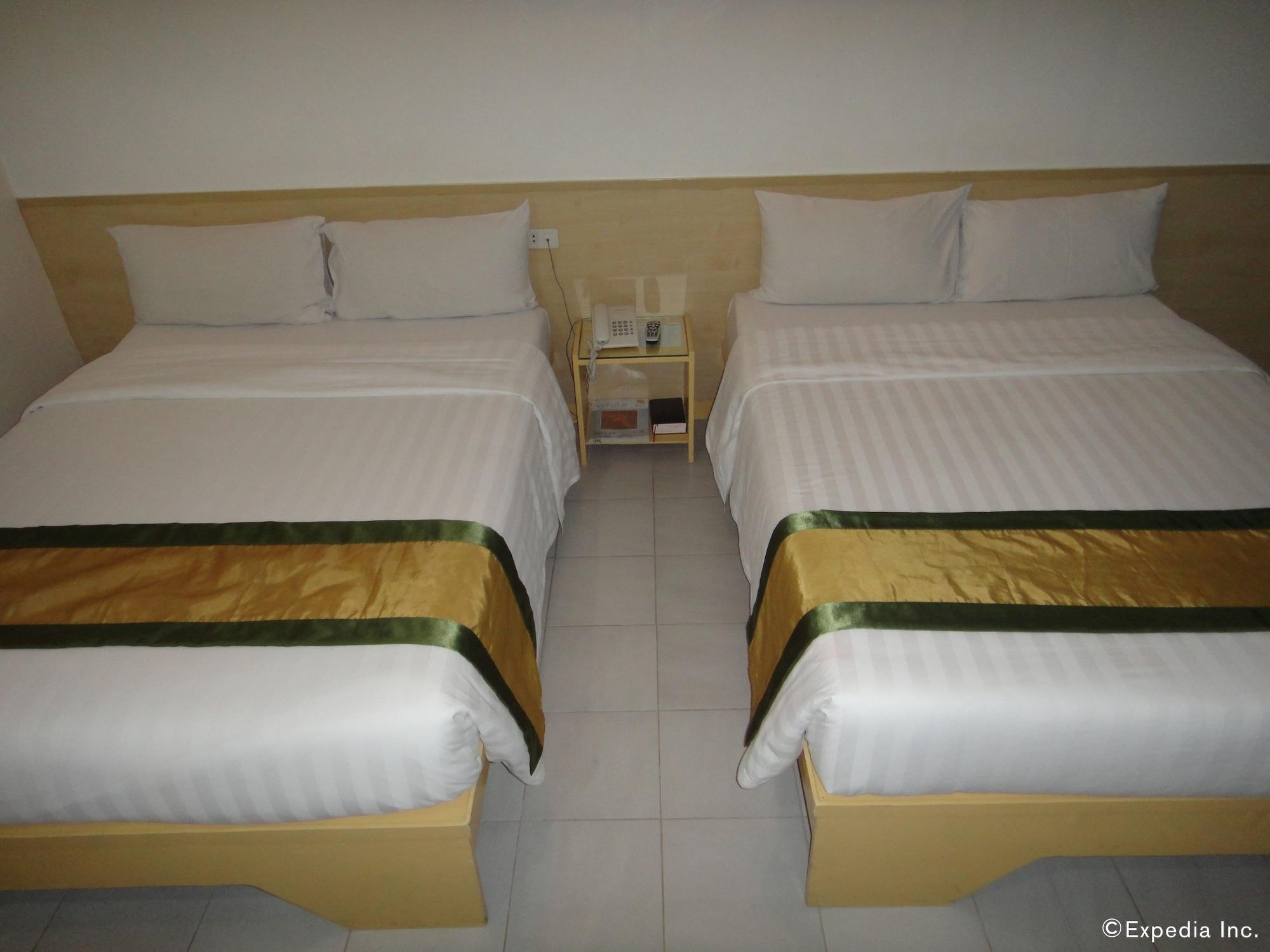 Hotel Pier Cuatro Cebu Stadt Exterior foto