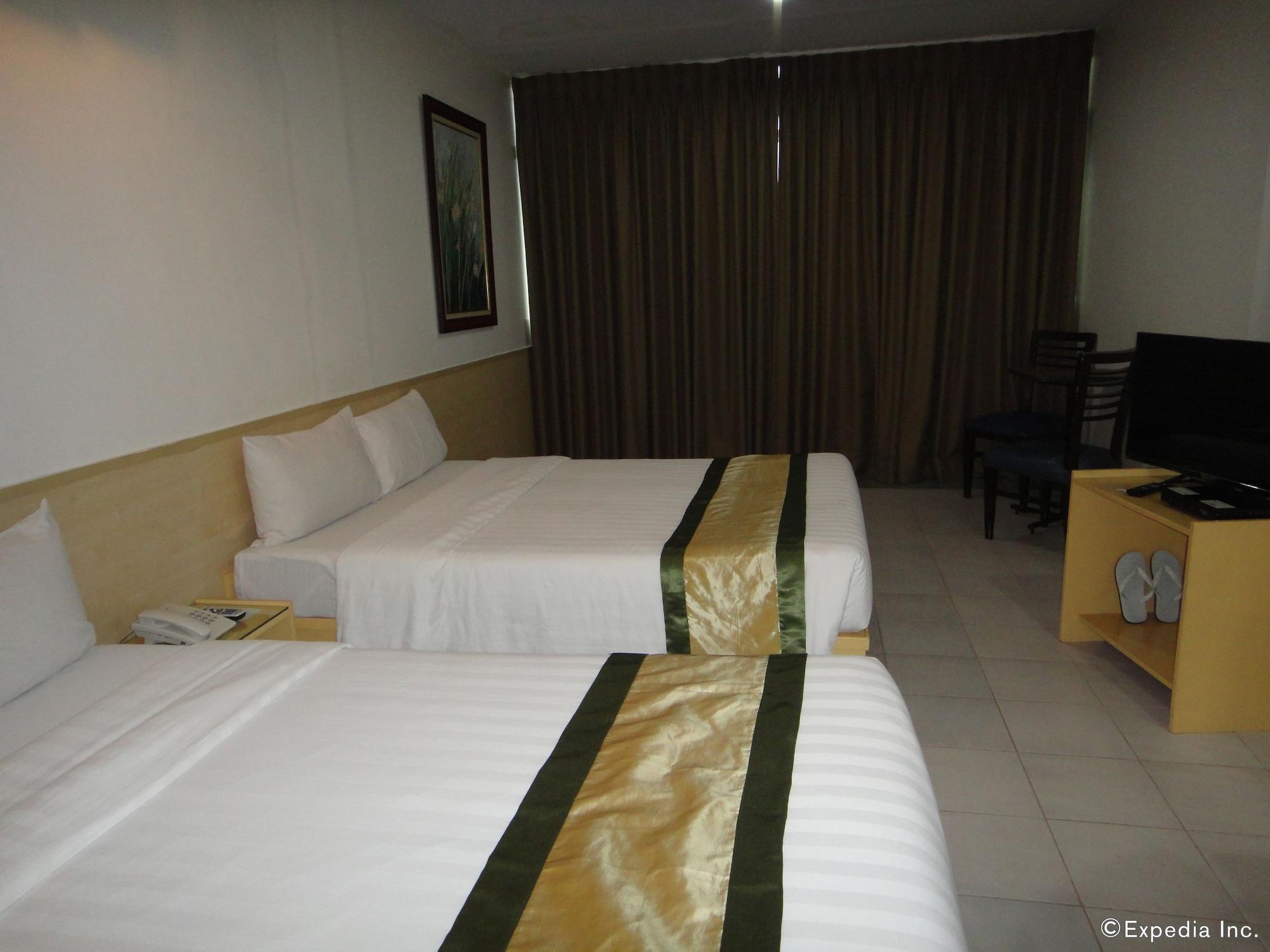 Hotel Pier Cuatro Cebu Stadt Exterior foto
